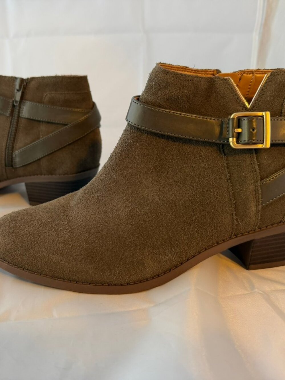 Vionic  Women's Farrah Ankle Boots  Olive Green Suede  Women Size 9   NEW - Picture 3 of 6